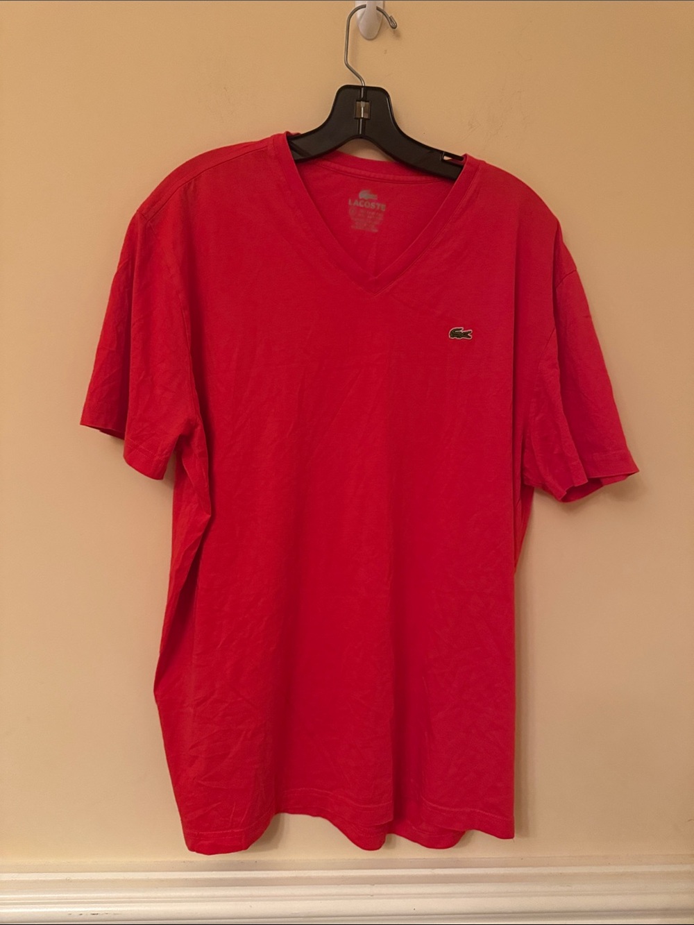 Lacoste Men’s V-Neck Tee in Red with Crocodile Logo Size 8